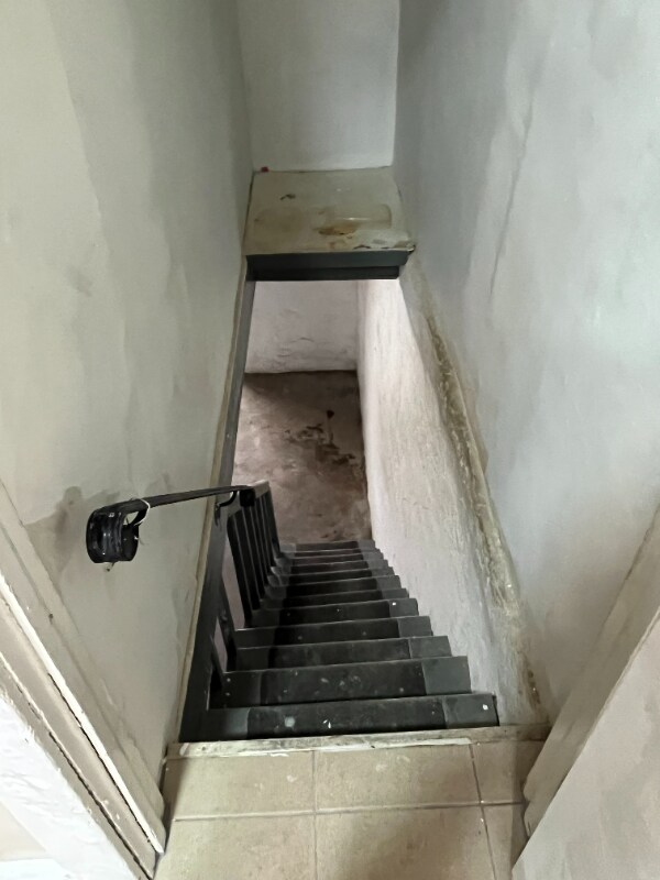 Building Photo - 1467 Lardner St