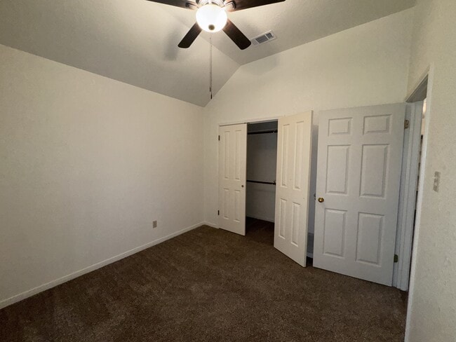 Building Photo - 1801 Thomas Ct