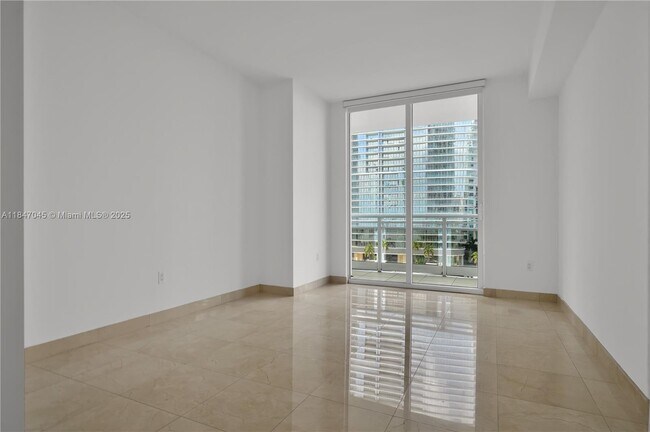 Building Photo - 901 Brickell Key Blvd