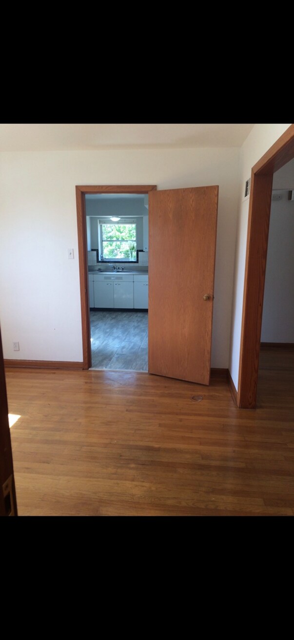 Building Photo - 4605 Jamieson Ave