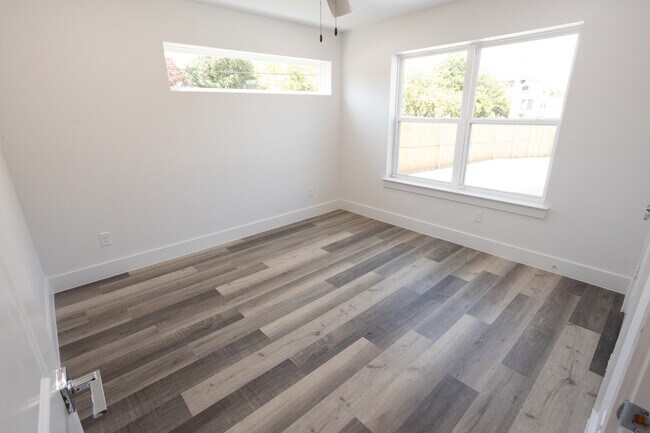 Building Photo - 3144 Wayside Ave