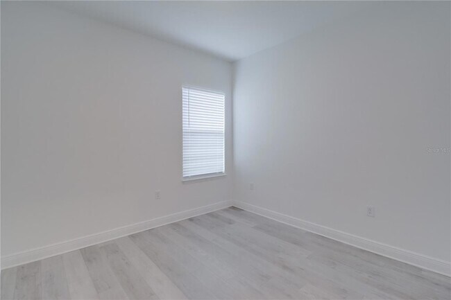 Building Photo - 2776 SW 142nd Ln