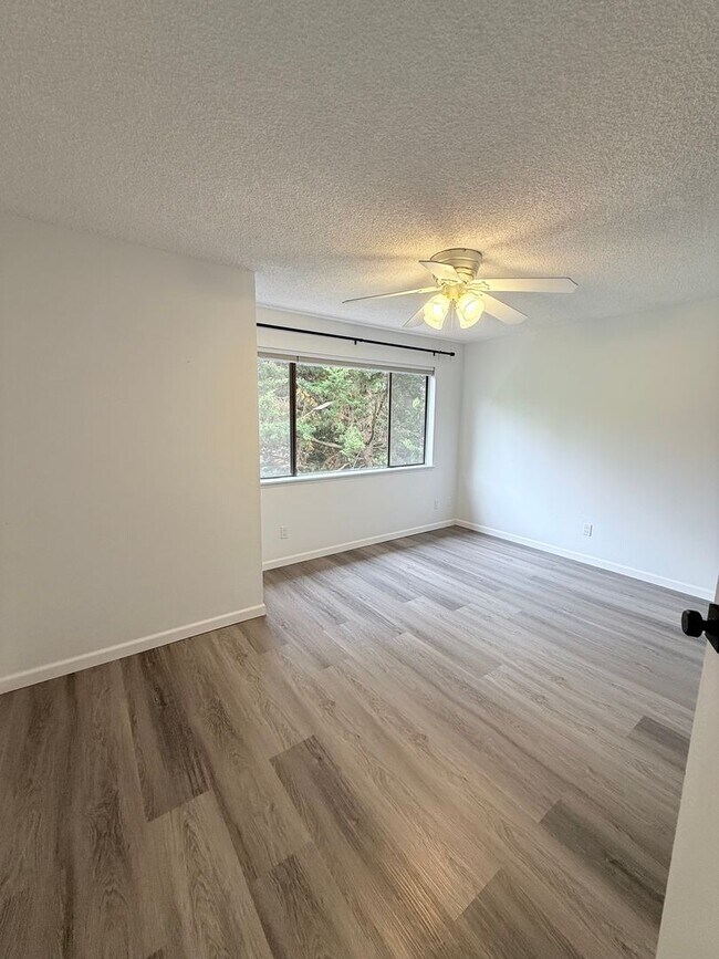 Building Photo - Charming 3-Bed Condo in Quail Run | Pool, ...