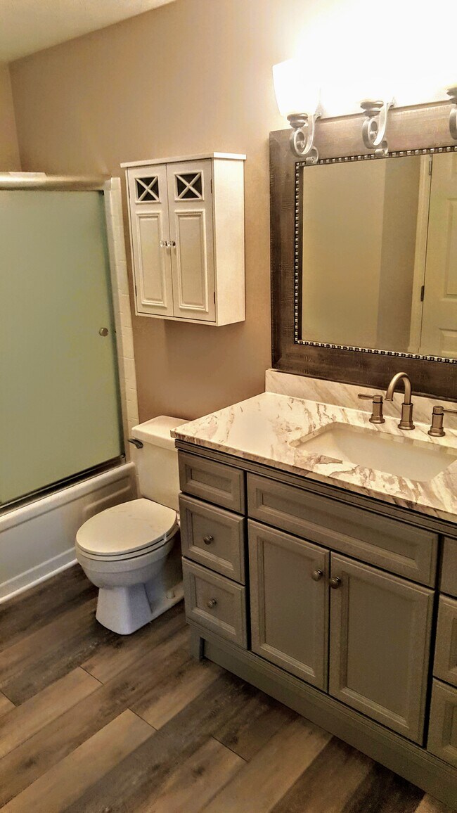 Building Photo - 1862 Beechwood Ave NE