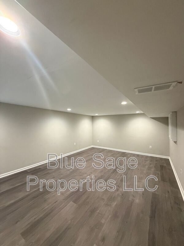 Building Photo - 205 Juniper Rd