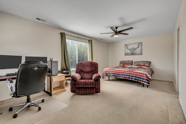 Building Photo - 6790 Greenfield Ln