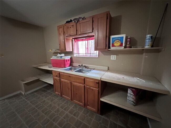 Building Photo - 1204 Co Rd 408