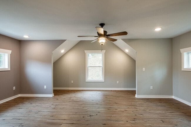 Building Photo - 6258 Campbellsville Pike