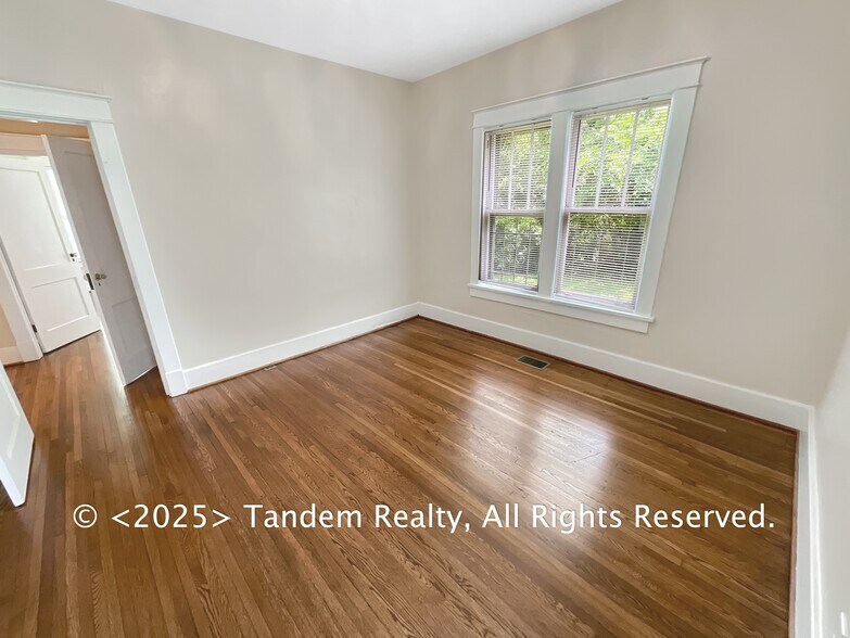 Building Photo - 2112 Westwood Ave
