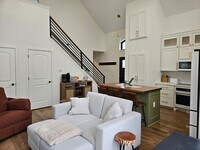 Building Photo - 5913 Lake Edge Rd