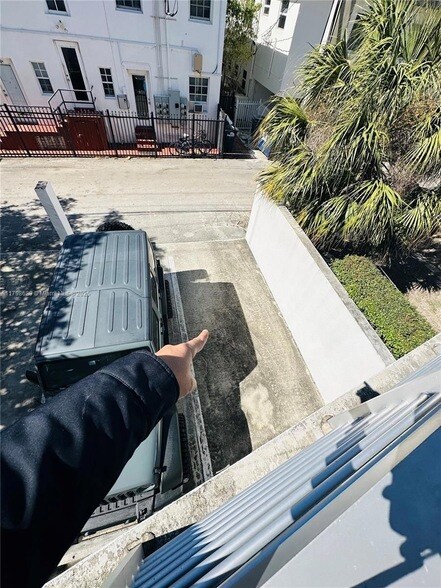 Building Photo - 7700 Collins Ave