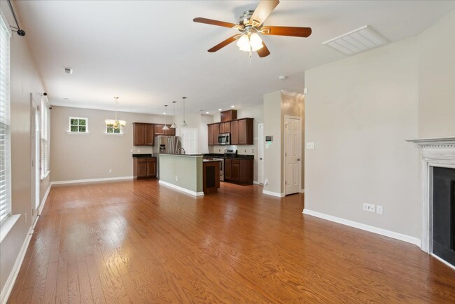 Building Photo - Hampton Home for Rent (3 bed/2.5 bath)