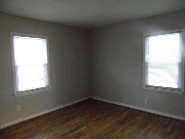 Building Photo - 1001 N Broadway