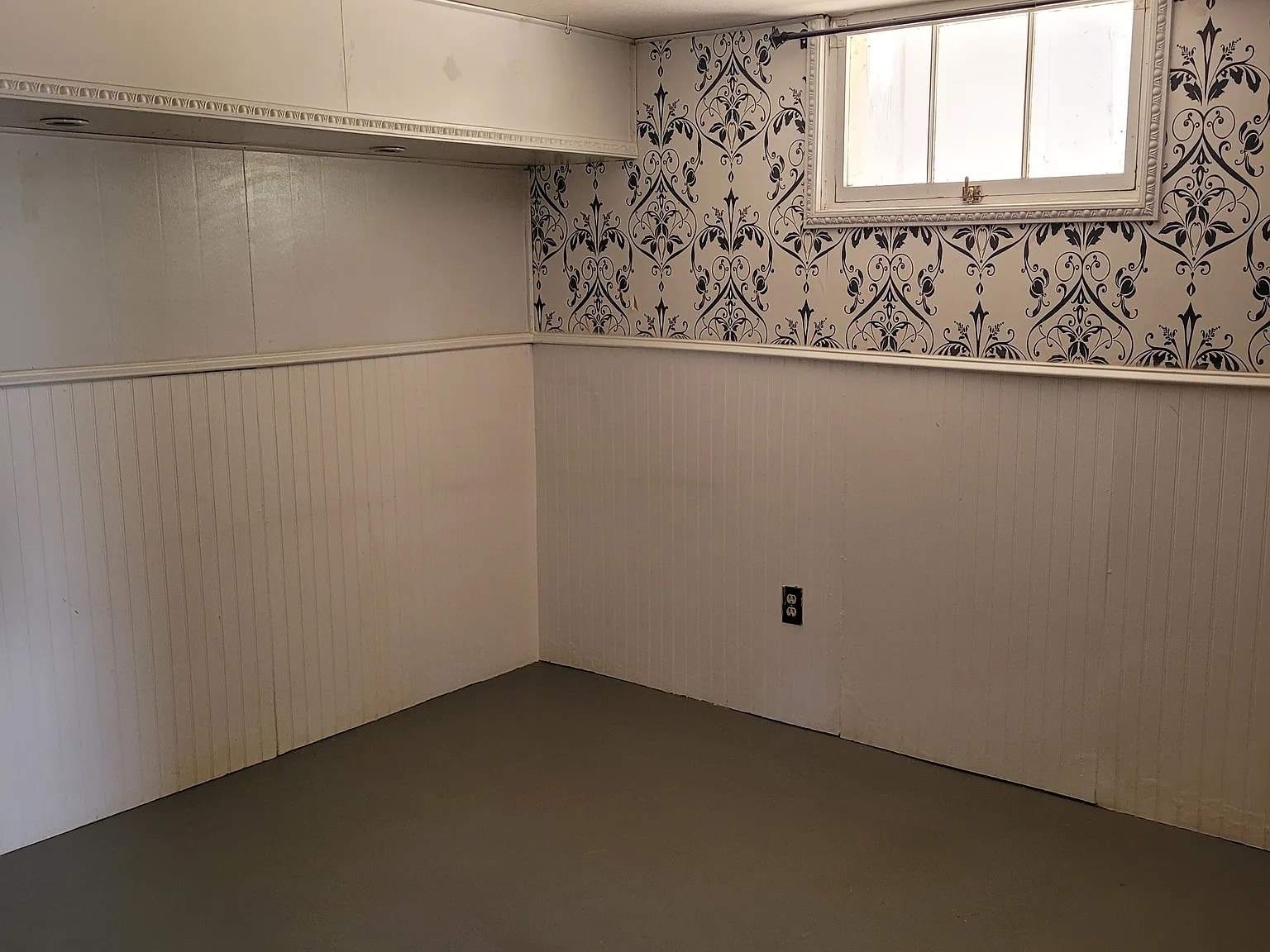 basement room - 3648 Ames St