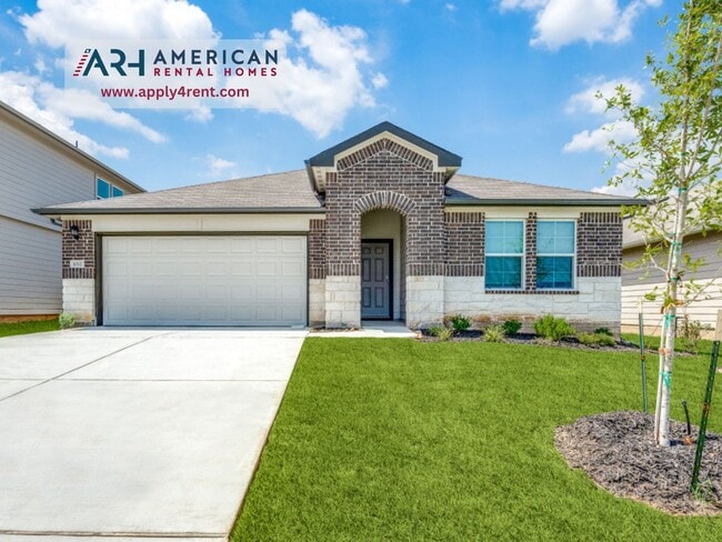 Building Photo - 4 BR + OFFICE/ 3 BA in Seguin - 2042 SF on...