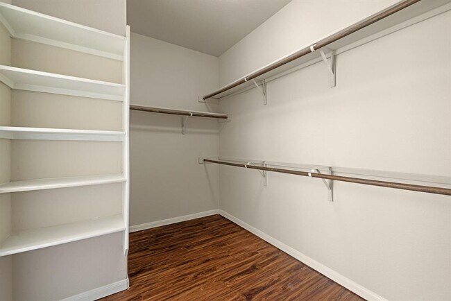 Building Photo - 1704 Willow Vista