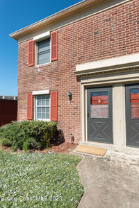 Building Photo - 932 Jamestown Ave