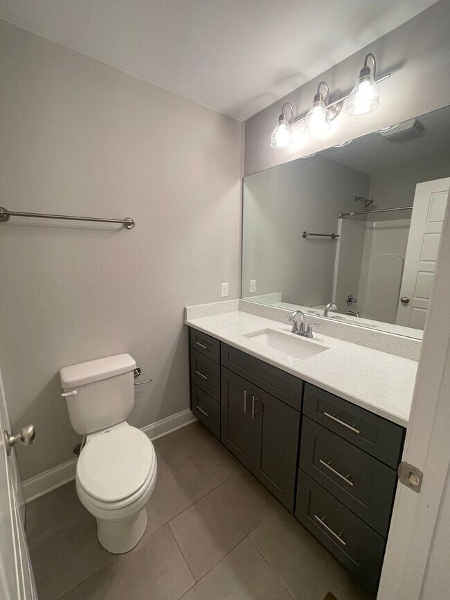 Building Photo - 4 Bedroom + Finished Basement for Rent in Ooltewah