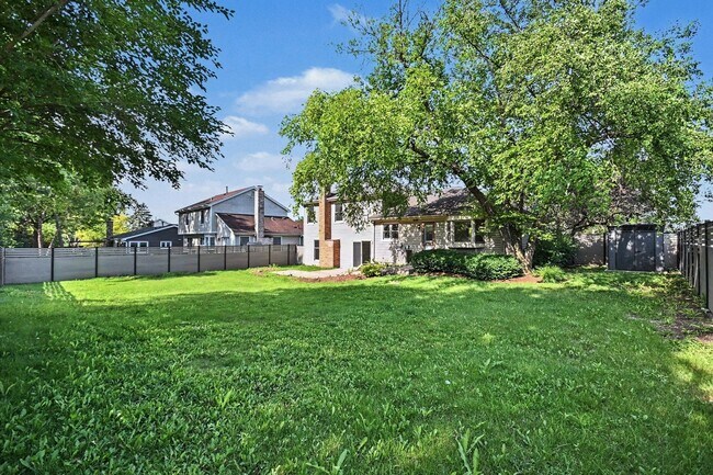 Building Photo - 5195 Castaway Ln