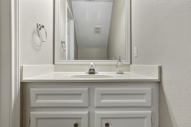 Building Photo - 14861 Altair Ct