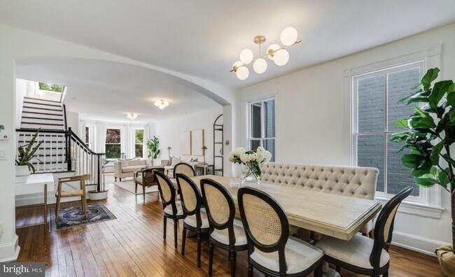 Building Photo - 3021 Dumbarton St NW