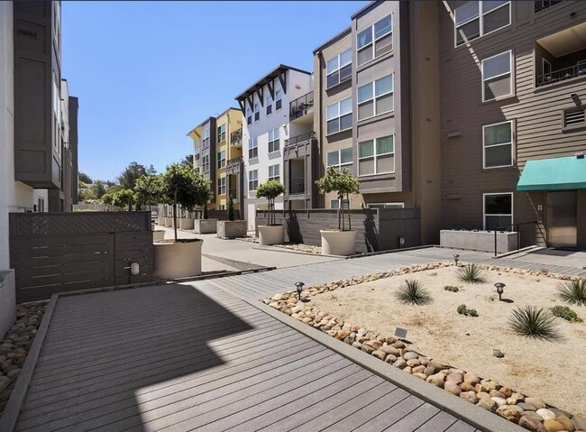 Building Photo - 8300 Oceanview Terrace