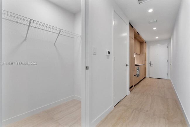 Building Photo - 77 SE 5th St