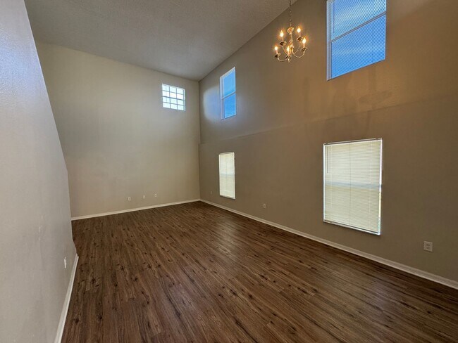 Building Photo - Spacious 4-Bedroom Home with 3 Full Baths in Whispering Trails – Pet Friendly!