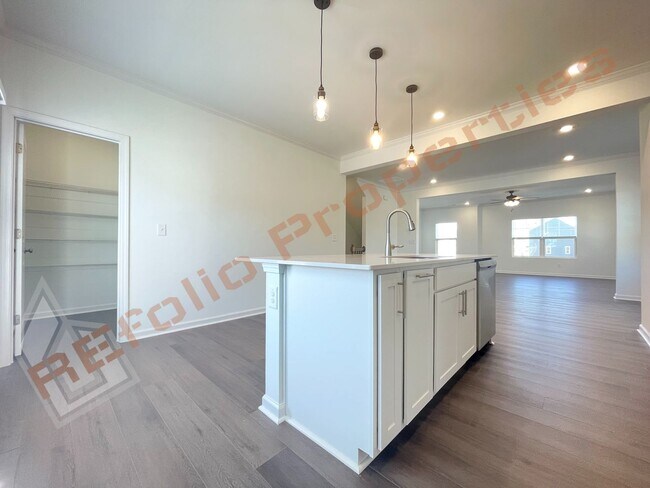 Building Photo - 813 Basswood Gln Trl