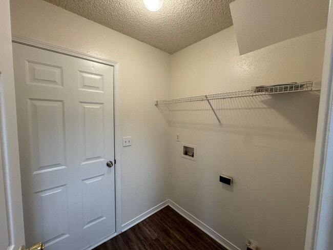 Building Photo - Move In Special 1/2 Off 1st Months Rent! 4...