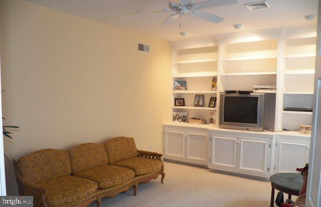 Building Photo - 2276 Southpoint Dr