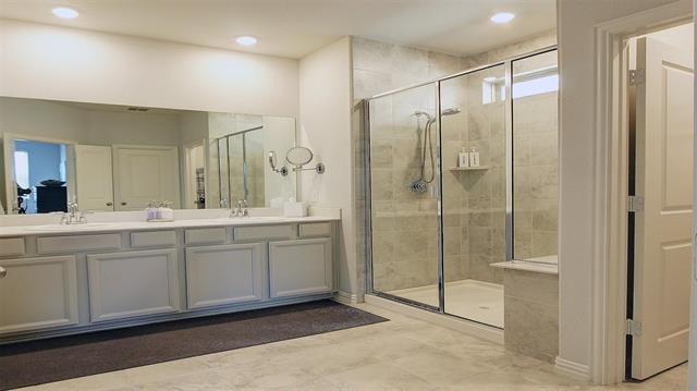 Building Photo - 7436 Palisades Dr