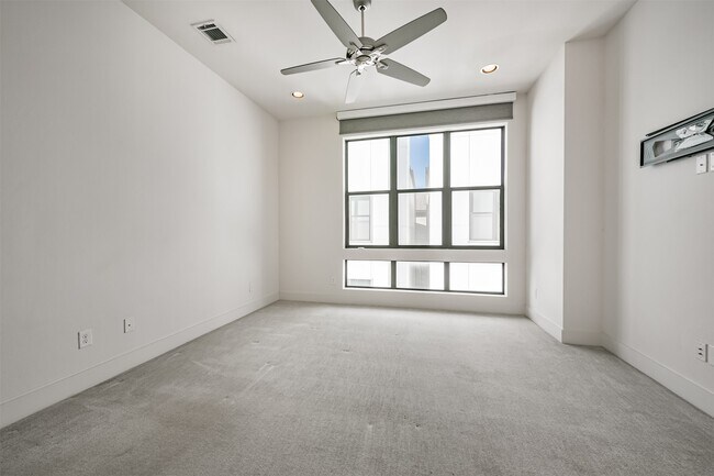 Building Photo - 2824 Clay St