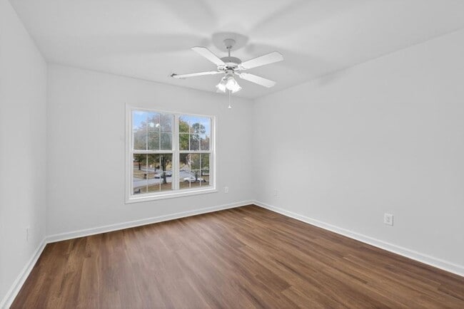 Building Photo - 2467 Bittersweet Cir