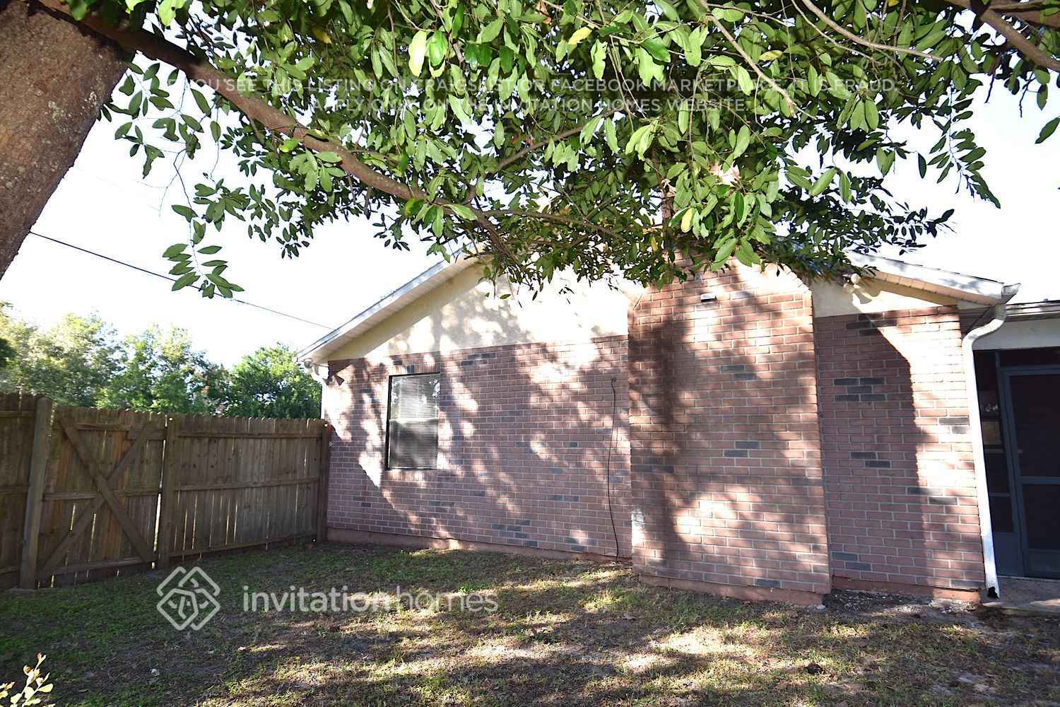 Building Photo - 963 Trumbull St