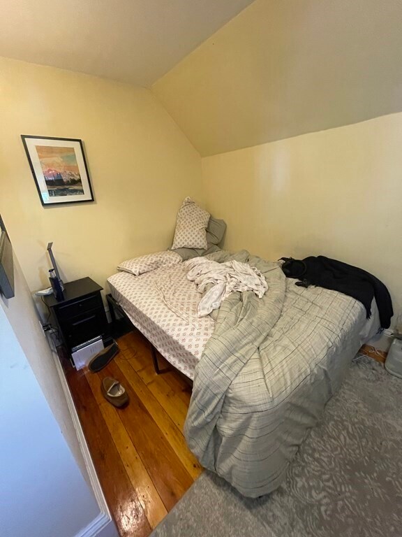 Building Photo - 60 Willow Ave