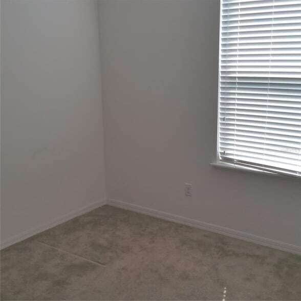 Building Photo - 2210 Anoka Way