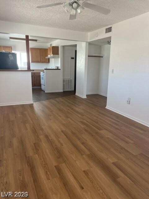 Building Photo - 555 Avenue G