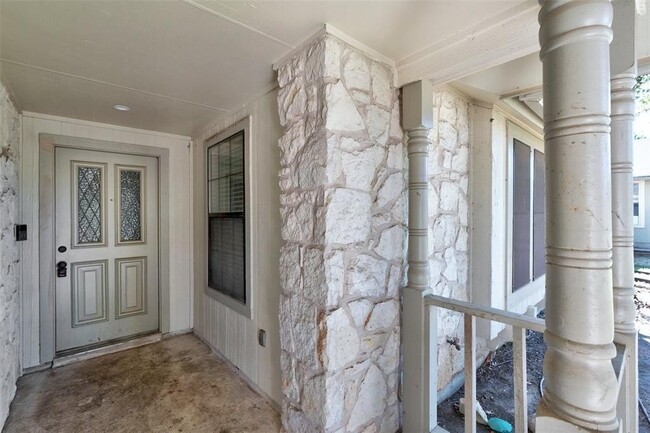 Building Photo - 2313 Oxford Blvd