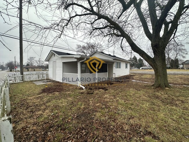 Building Photo - 2300 S A. St.