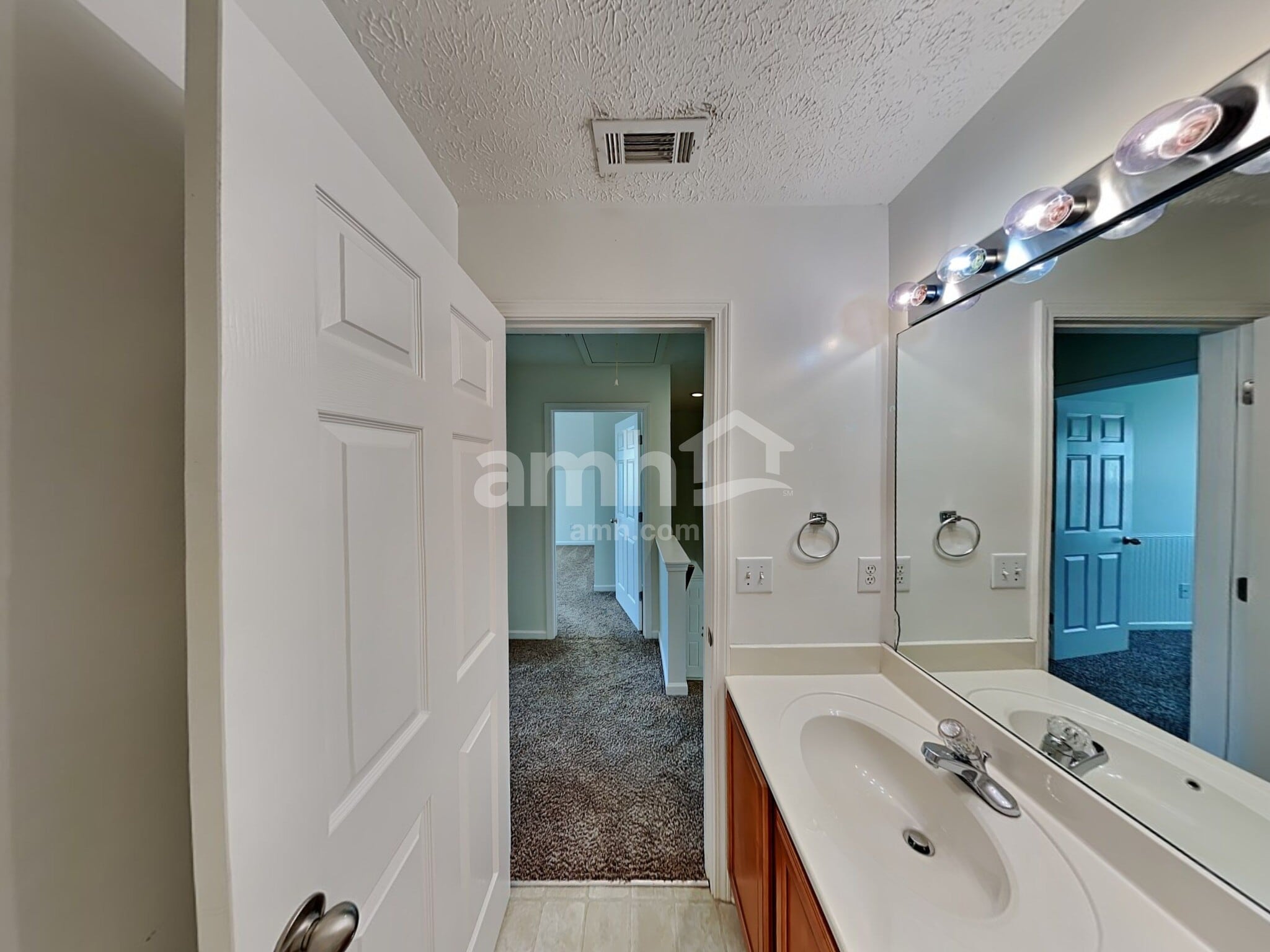 Building Photo - 2126 Burgess Ln