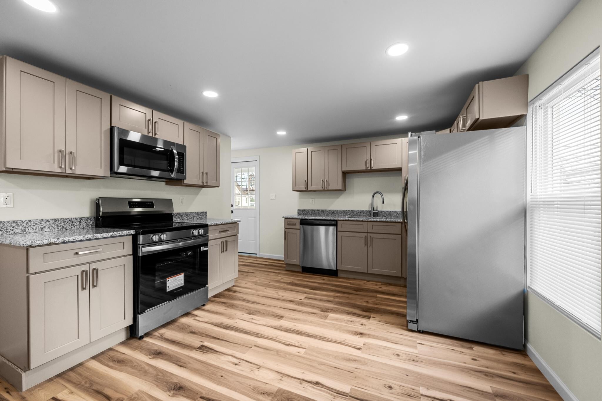 Building Photo - 346 Bennett St