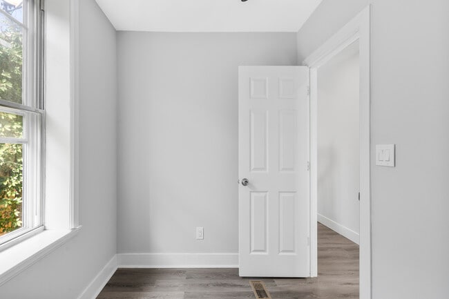 Building Photo - 2418 N 16th St