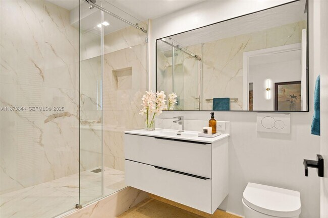 Building Photo - 21200 Point Pl