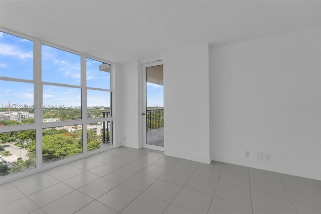 Building Photo - 1901 Brickell Ave