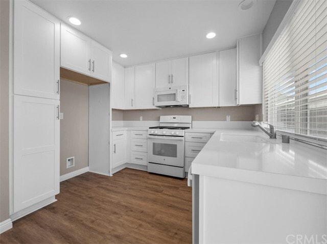 Building Photo - 12 Butterfield