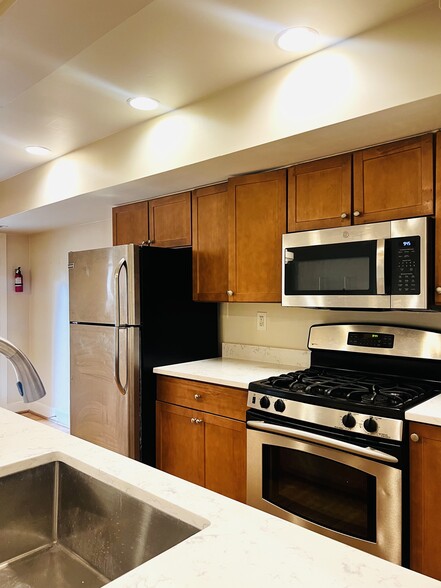 Building Photo - 1305 Clifton St NW