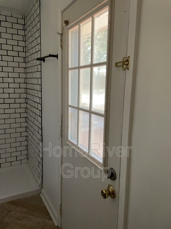 Building Photo - 473 Shiloh Dr