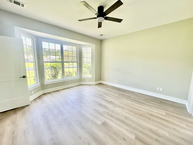 Building Photo - Gorgeous Renovated Two Bedroom Home in Sun City!