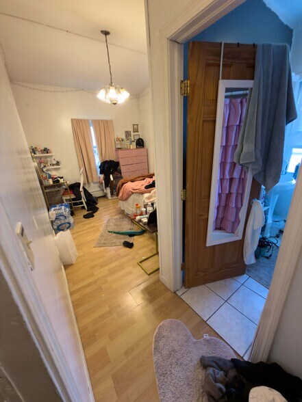 Building Photo - 26 Greylock Rd